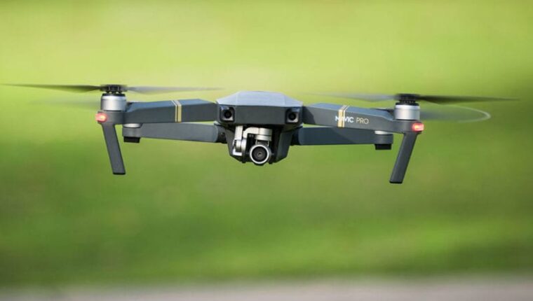 EagleRay: drone-ibrido capace di nuotare e volare EagleRay: drone-ibrido capace di nuotare e volare