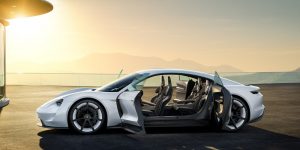 Видео испытаний первого электрокара Porsche