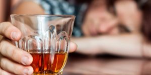 Алкоголь повышает риск рака