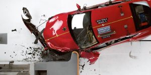 Илон Маск мешает собственному бизнесу