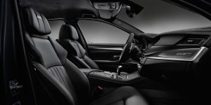 BMW представил заряженную версию M5 Competition