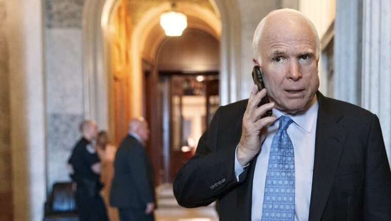 John McCain — almirante rusófobo o salvador de EE.UU. John McCain — almirante rusófobo o salvador de EE.UU.