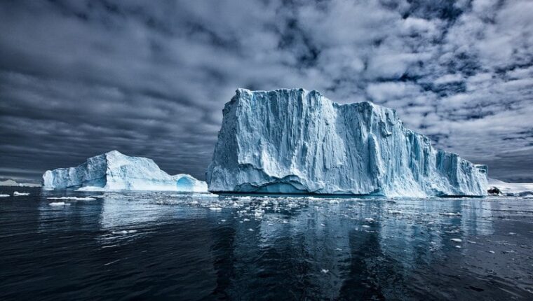 Glacier Melting: Benefits and Harms for Earth's Inhabitants Glacier Melting: Benefits and Harms for Earth's Inhabitants