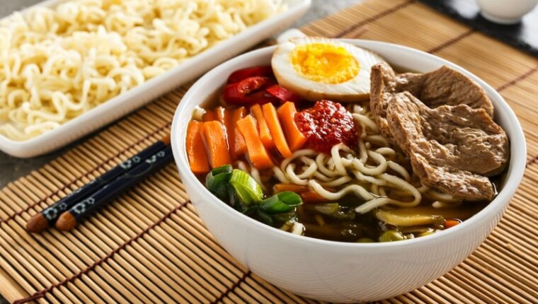Суп «Рамен» — die besten Gerichte der japanischen Küche Суп «Рамен» — die besten Gerichte der japanischen Küche