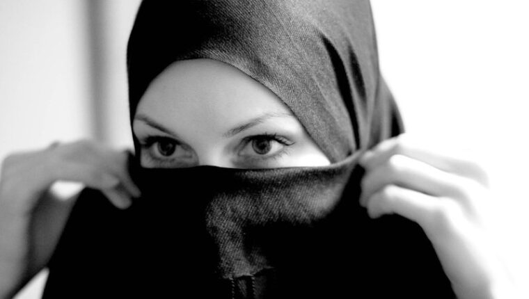 Hijab: What it is, Why Women Wear It