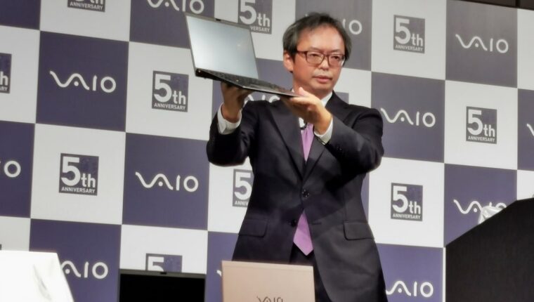 Il notebook VAIO SX12 si propone come concorrente del MacBook
