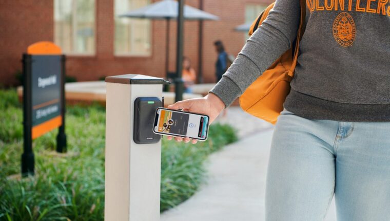 iPhone e Apple Watch: identificatori contactless iPhone e Apple Watch: identificatori contactless