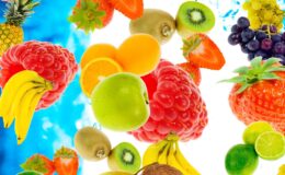 Ensalada de frutas para la cena: beneficios y riesgos