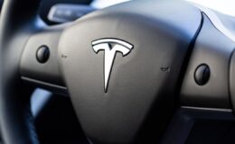 Tesla Pick-Up: futuristico pick-up quadrato