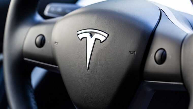 Tesla Pick-Up: futuristico pick-up quadrato Tesla Pick-Up: futuristico pick-up quadrato