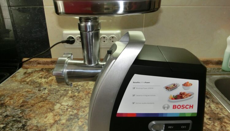 Электрическая мясорубка Bosch MFW 68660: обзор