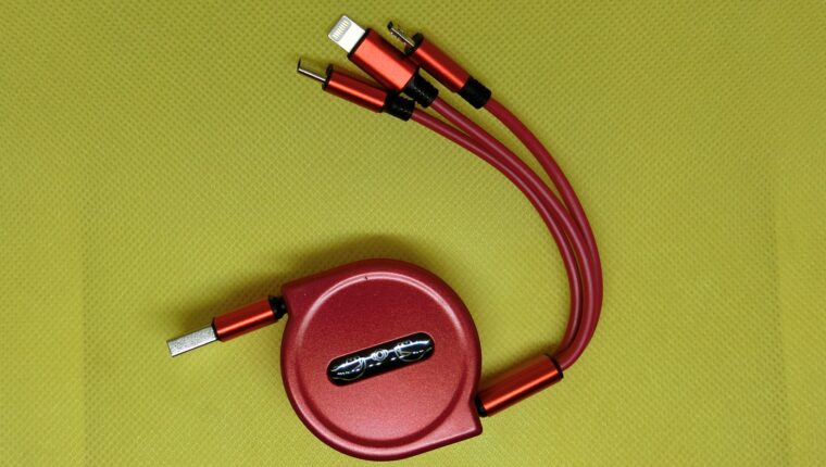 USB-Kabel 3-in-1: iPhone, Micro-USB, Type-C