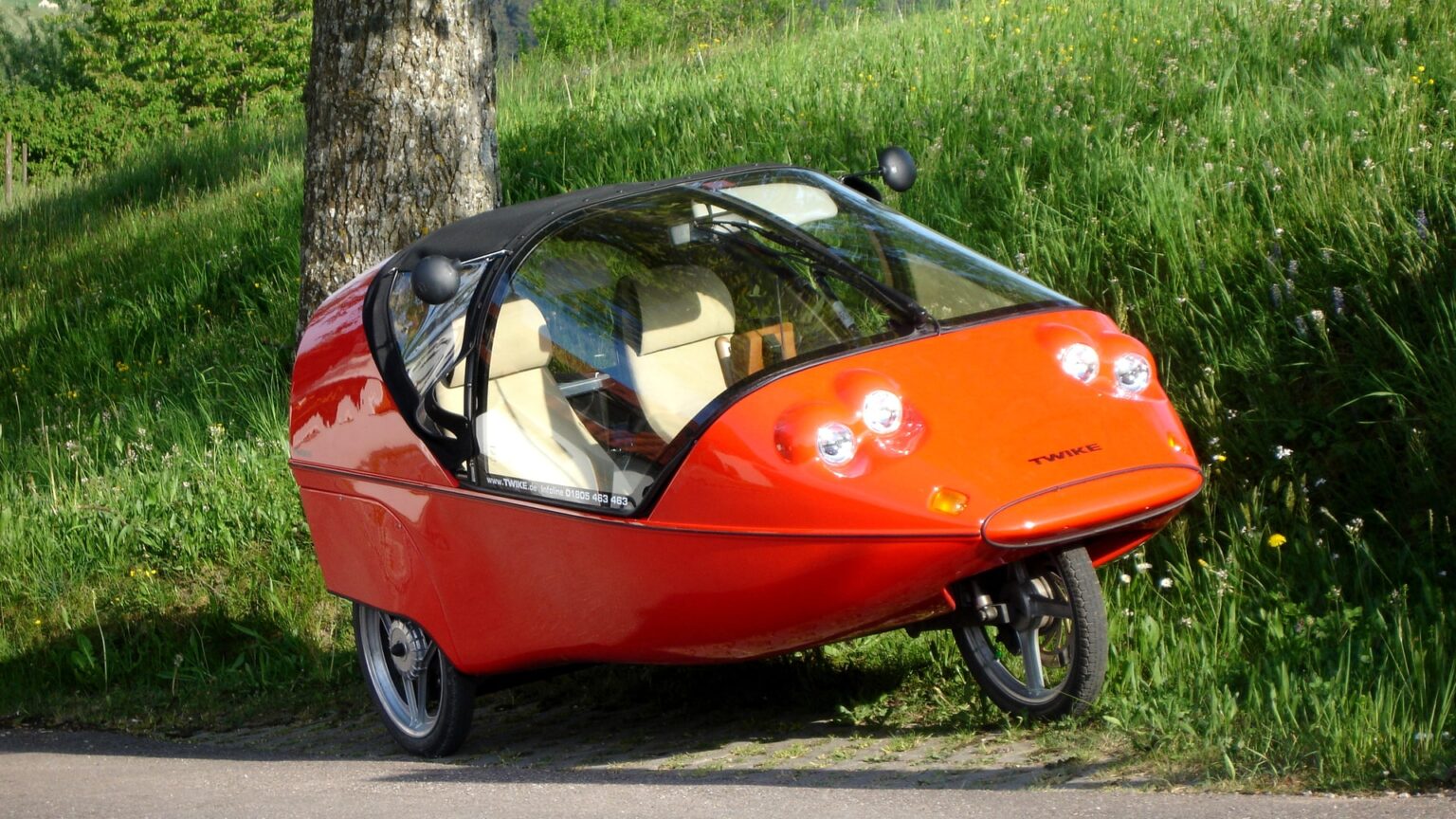 Velomobile Twike 5 - acceleration to 200 km per hour | TeraNews.net