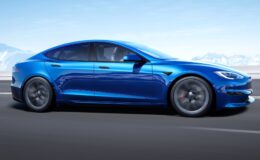 Cosa hanno in comune Tesla Model S Plaid e PlayStation 5