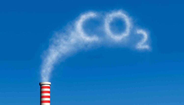 Китай пытается откусить себе руку – странная политика страны