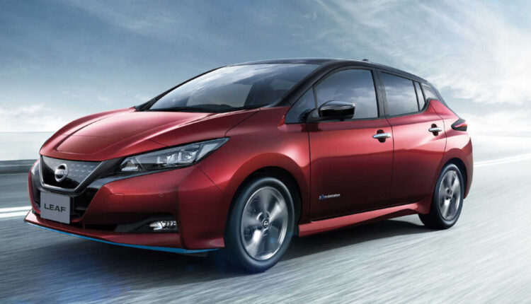 Nissan Leaf 2023 – обновленная версия электромобиля