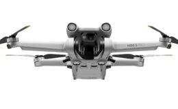 Drone DJI Mini 3 Pro pesant 249 grammes avec une optique impressionnante