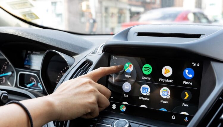 Google Android Auto – мультимедиа в салоне автомобиля