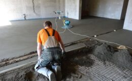 Technologie der halbtrockenen Bodenestrichs mit eigenen Händen