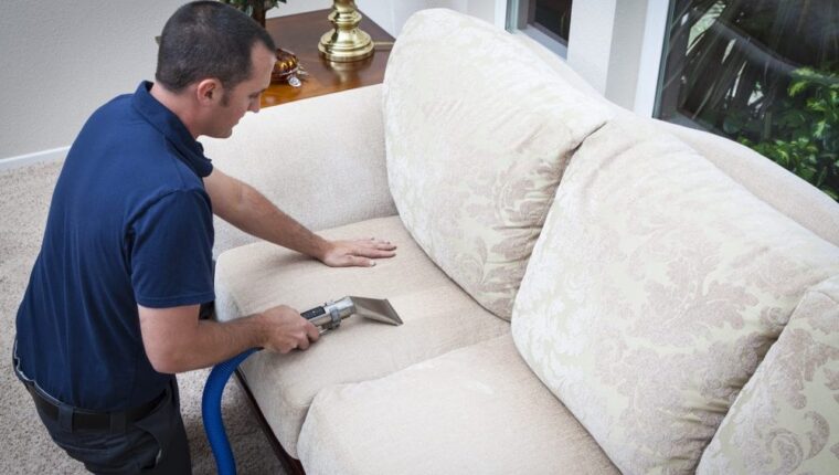 Proceso de limpieza en seco de muebles blandos Proceso de limpieza en seco de muebles blandos
