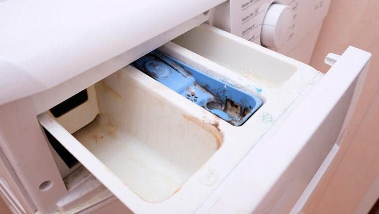 8 Reasons Why Powder Remains in the Washing Machine Drawer 8 Reasons Why Powder Remains in the Washing Machine Drawer