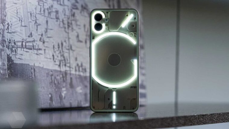 Nothing Phone – 500 Euros for a Beautiful Wrapper Nothing Phone – 500 Euros for a Beautiful Wrapper
