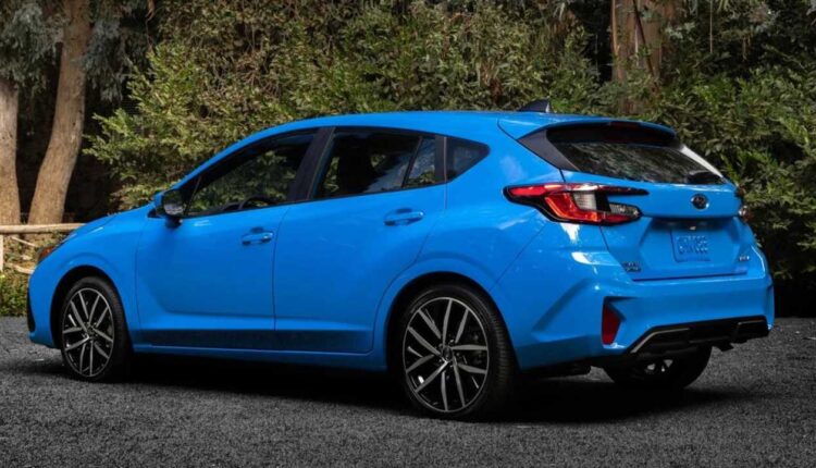 Subaru Impreza 2024 в кузове хетчбэк