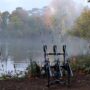 Рыбалка со спиннингом на осеннем озере