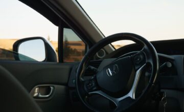Салон автомобиля во время поездки